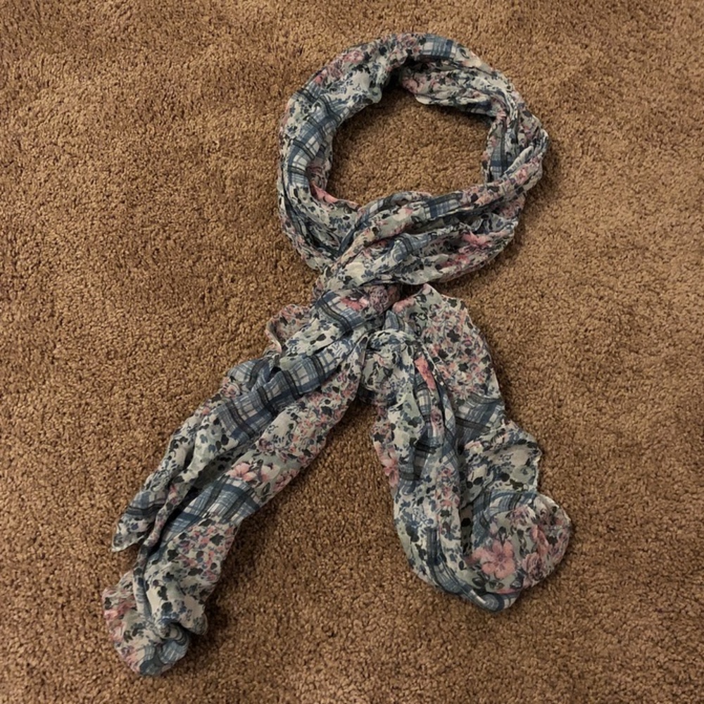 Blue/Pink Floral Scarf 🧣